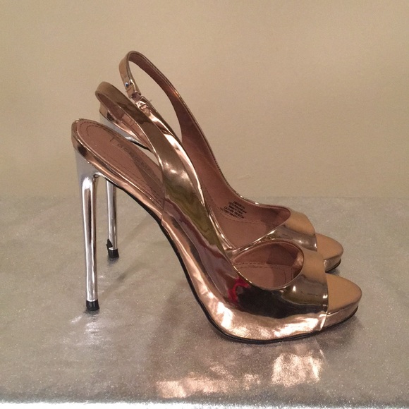 NWOT BCBG Rose Gold Heels - Picture 2 of 4